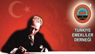 TÜED: 'Öğretmenler günü kutlu olsun'