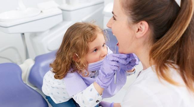 EMZİK - Bebeğin diş gelişimini etkiler mi?