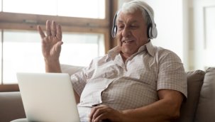 Teknolojinin yaşlılara sağladığı 4 fayda! Acıbadem Hastanesi'nden Prof. Dr. Berrin Karadağ