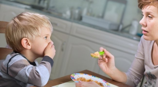 Çocuklarda "seçici yeme problemi" - Çocuğunuzun yediğine değil, duygularına odaklanın