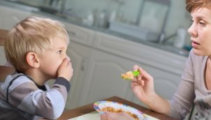 Çocuklarda “seçici yeme problemi” - Çocuğunuzun yediğine değil, duygularına odaklanın